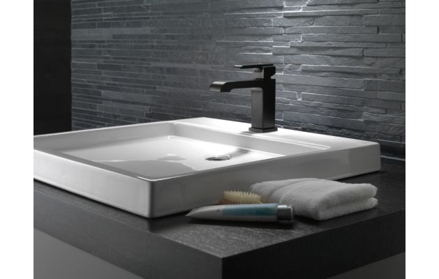 Ara® Bathroom Collection | Delta Faucet